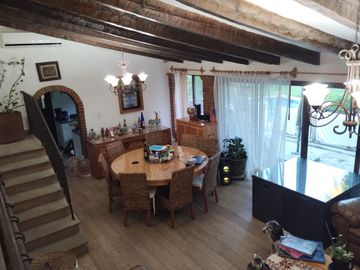 Venta de Casa en condominio con alberca en Las Fincas, Jiutepec