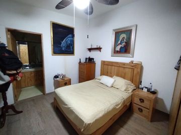 Venta de Casa en condominio con alberca en Las Fincas, Jiutepec