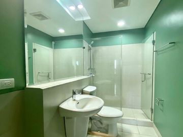 Three bedroom condo unit for Sale in The Residences at Greenbelt San Lorenzo Tower at Makati City