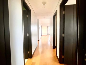 Three bedroom condo unit for Sale in The Residences at Greenbelt San Lorenzo Tower at Makati City