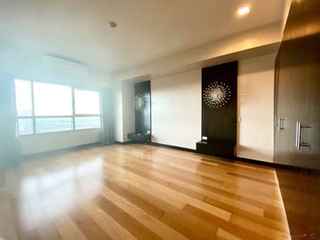 Three bedroom condo unit for Sale in The Residences at Greenbelt San Lorenzo Tower at Makati City