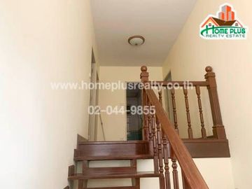 หมู่บ้านแพรมาพร คลอง 4 ถนนรังสิต-นครนายก (ใกล้โฮมโปร มาร์เก็ตวิลเลจ รังสิต)