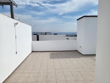 VENTA DEPARTAMENTO DUPLEX CERCA DEL TEC DE MTY, VALLE DE SAN PABLO, QUERETARO
