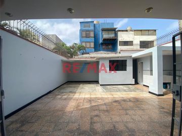 ID: 1055558 Venta De Hermosa Casa En El Limite De Pueblo Libre Con Cercado - Cipreses