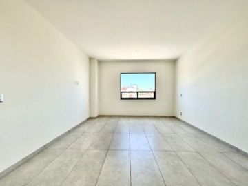 Venta de casa con 4 recamaras una en pllanta baja en Colinas de Juriquilla