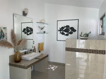 La Casa de tus sueños en Real de Tetela, Cuernavaca: Vida Familiar en un Entorno Fresco y Exclusivo.