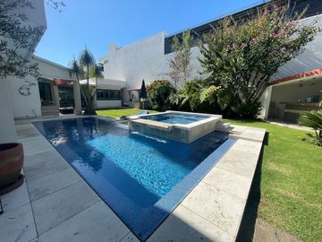 La Casa de tus sueños en Real de Tetela, Cuernavaca: Vida Familiar en un Entorno Fresco y Exclusivo.
