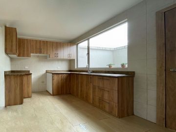 Venta de casas en conjunto habitacional en Ambato