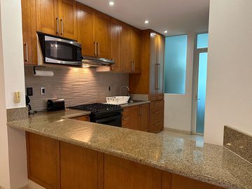 CASA EN VENTA NUEVO VALLARTA A 5 MINUTOS CAMINANDO A LA PLAYA 
