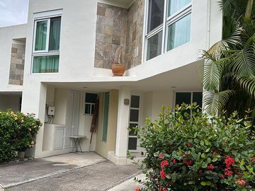 CASA EN VENTA NUEVO VALLARTA A 5 MINUTOS CAMINANDO A LA PLAYA 