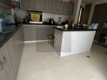 VENDO CASA EXTERNA, Barrio el Ingenio San Joaquin
