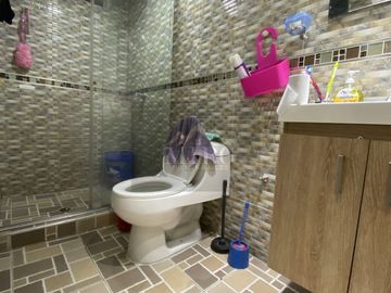 VENDO CASA EXTERNA, Barrio el Ingenio San Joaquin