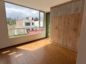 CASA EN EL ECU 911