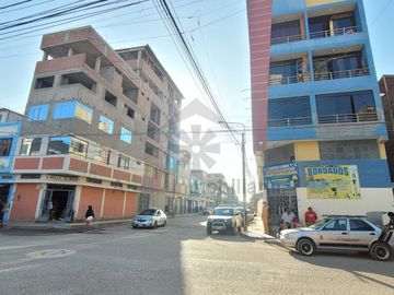 VENTA DE CASA COMERCIAL A PRECIO DE TERRENO A METROS DE AV. SAENZ PEÑA