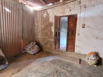 VENTA DE CASA COMERCIAL A PRECIO DE TERRENO A METROS DE AV. SAENZ PEÑA