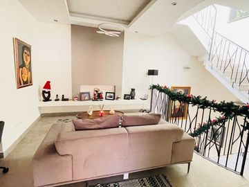 Duplex de lujo en venta, sector Jardines del Este