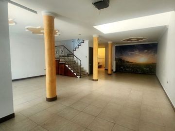 SE VENDE CASA DE DOS NIVELES CON TERRAZA, EN EL BARRIO EL LAGO TULUÁ (VALLE)