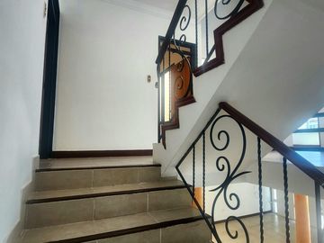 SE VENDE CASA DE DOS NIVELES CON TERRAZA, EN EL BARRIO EL LAGO TULUÁ (VALLE)