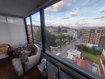 Departamento de venta en Cuenca Av Ordoñez lazo. Vista a la ciudad y a las montañas
