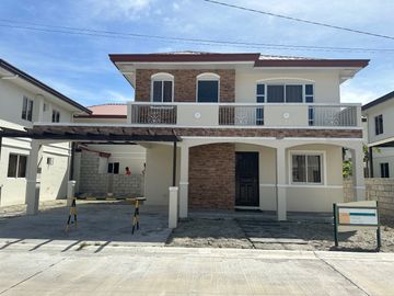 3 Bedrooms house for Sale Along the Highway near Sm Pampanga !!