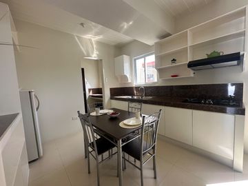 3 Bedrooms house for Sale Along the Highway near Sm Pampanga !!
