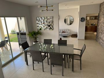 Casa en Venta en Tlaltenango, Cuernavaca, Morelos con 3 Habitaciones