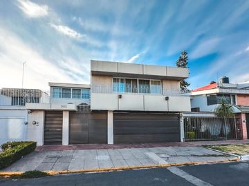 CASA DE 3 RECAMARAS EN VENTA EN FRACCIONAMIENTO LAS ÁNIMAS.
