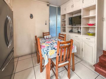 CASA DE 3 RECAMARAS EN VENTA EN FRACCIONAMIENTO LAS ÁNIMAS.