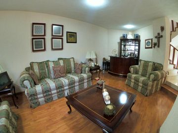 Casa en Venta en Guadalupe, en Privada Lomas de Bernardez