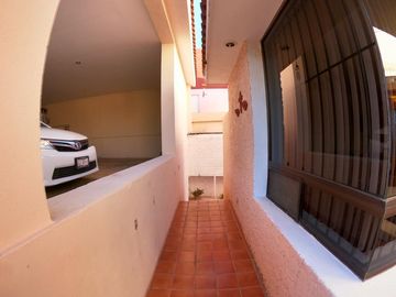 Casa en Venta en Guadalupe, en Privada Lomas de Bernardez