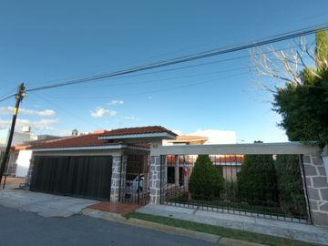 Casa en Venta en Guadalupe, en Privada Lomas de Bernardez