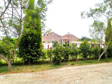 Venta De Casa Con Construccion En Casco Y Piscina En Azpitia, Fundo San Andres, Santa Cruz De Flores Cañete, 2441 M2 Area De Terreno , 570 M2 Area Cos