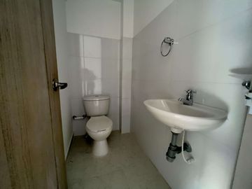 SE VENDE CASA DE DOS PISOS, BARRIO CIUDAD JARDÍN, SINCELEJO