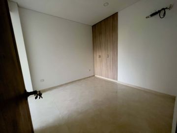 SE VENDE CASA DE DOS PISOS, BARRIO CIUDAD JARDÍN, SINCELEJO