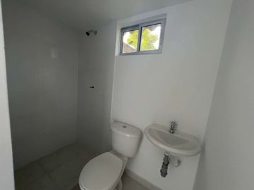 SE VENDE CASA DE DOS PISOS, BARRIO CIUDAD JARDÍN, SINCELEJO