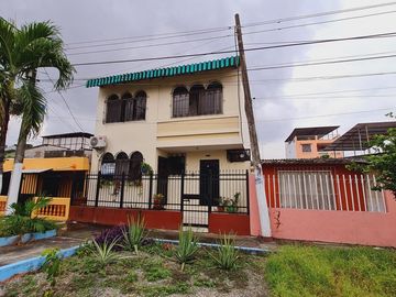Venta de Casa rentera en sector Sauces 2, cerca a Megakywi de La Garzota