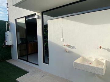 Estrena  Casa en Pueblito Colonial Corregidora $1,830,000 totalmente equipadaa