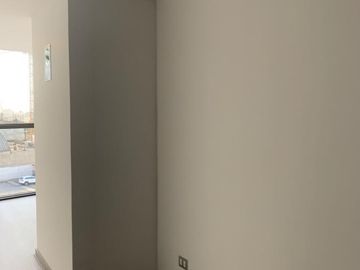 OFICINA DE 28M2 EN CENTRO COMERCIAL TIME SURCO CERCA DE TODO
