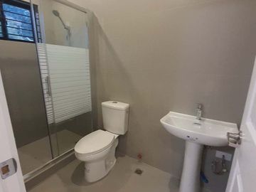 Highlands Pointe 2 | Five Bedroom House and Lot for Sale in Taytay City