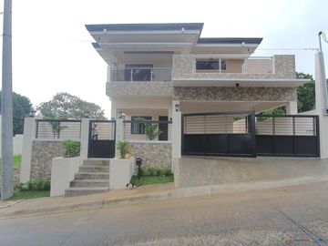 Highlands Pointe 2 | Five Bedroom House and Lot for Sale in Taytay City