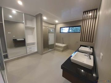 Highlands Pointe 2 | Five Bedroom House and Lot for Sale in Taytay City