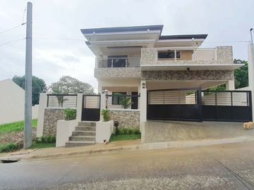 Highlands Pointe 2 | Five Bedroom House and Lot for Sale in Taytay City