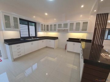 Highlands Pointe 2 | Five Bedroom House and Lot for Sale in Taytay City
