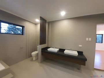 Highlands Pointe 2 | Five Bedroom House and Lot for Sale in Taytay City