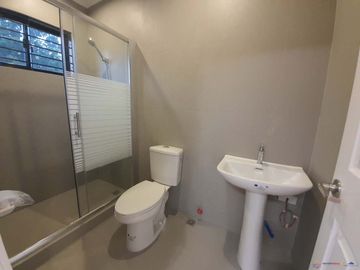 Highlands Pointe 2 | Five Bedroom House and Lot for Sale in Taytay City
