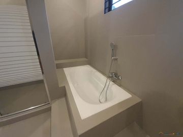 Highlands Pointe 2 | Five Bedroom House and Lot for Sale in Taytay City