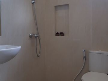 Townhouse Baru di Rempoa, Ciputat Ada Kolam Renang 2,7 Man Nego