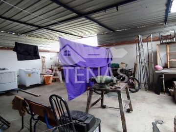 CASA EN VENTA DE CUATRO DORMITORIOS, OCHOA LEON