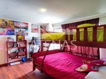 CASA EN VENTA DE CUATRO DORMITORIOS, OCHOA LEON