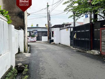 Rumah 3 Lantai di Jl. Madrasah II, Duren Sawit, Jakarta Timur